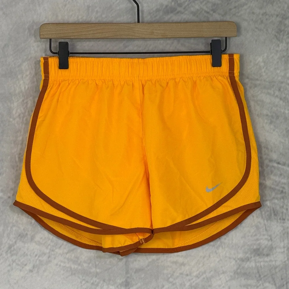 New NWT Nike Dri-FIT Tempo Running Shorts Womens sz M‎ Gym Soccer Track sport